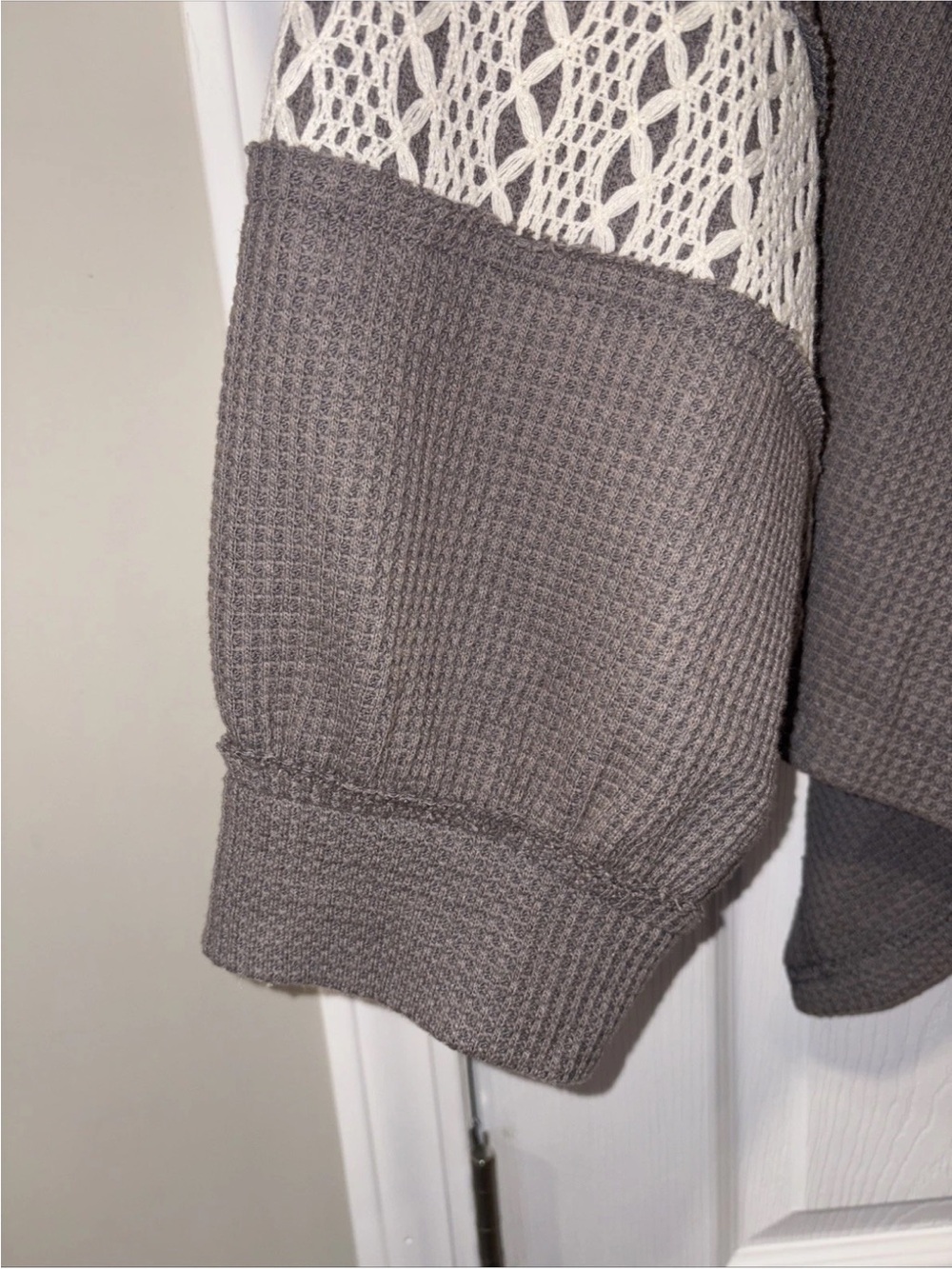 POL Women’s Patchwork V-Neck Long Sleeve Multi-texture Large - Picture 5 of 9